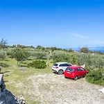 Secluded House With A Parking Space Supetar, Brac - 17330 Feriehus