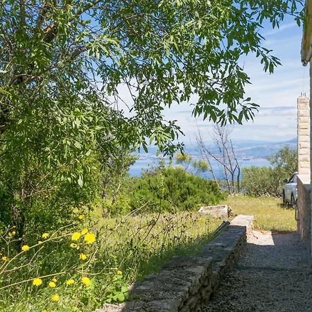 Secluded House With A Parking Space Supetar, Brac - 17330 Feriehus *