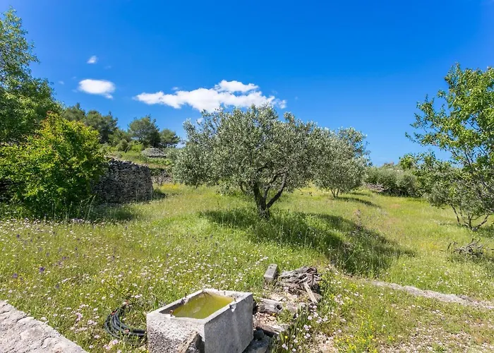 Vakantiehuis Secluded House With A Parking Space Supetar, Brac - 17330 *