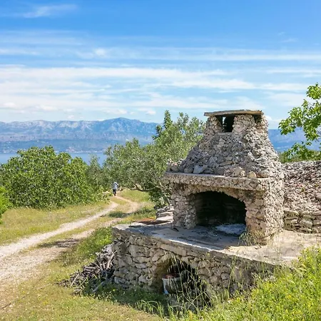 Secluded House With A Parking Space Supetar, Brac - 17330