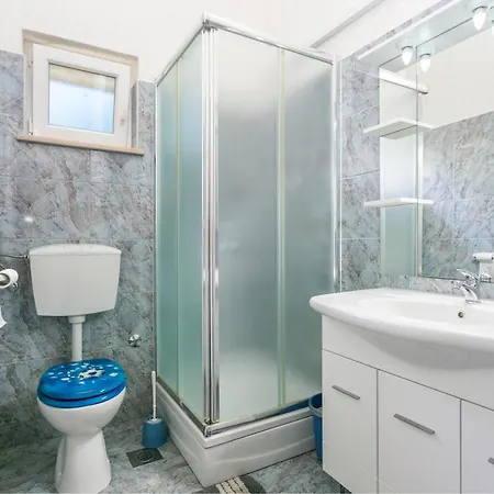 Secluded House With A Parking Space Supetar, Brac - 17330 * Супетар