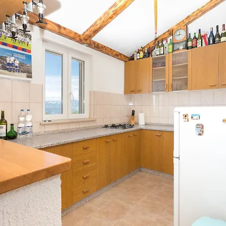 Дом отдыха Secluded House With A Parking Space Supetar, Brac - 17330 Супетар